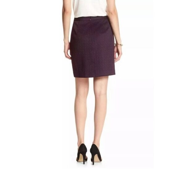 BANANA REPUBLIC | Laser Cut Pencil Skirt | Sz. 0 - Picture 2 of 8